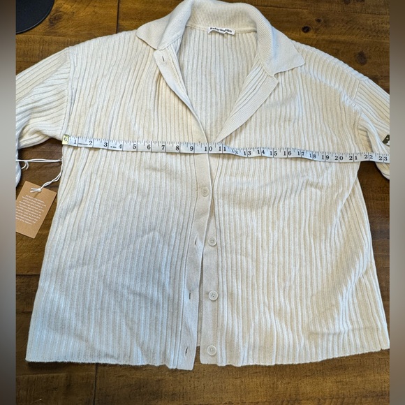 Reformation Cashmere Cardigan cream NWT button up size XS - Picture 9 of 10